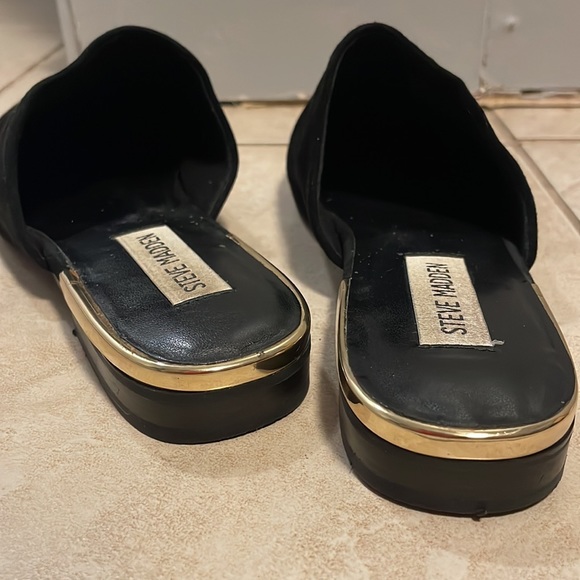 Black Slip on flats - Picture 2 of 3